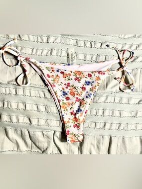 Floral Ribbed Bikini Bottoms in Pale Pink